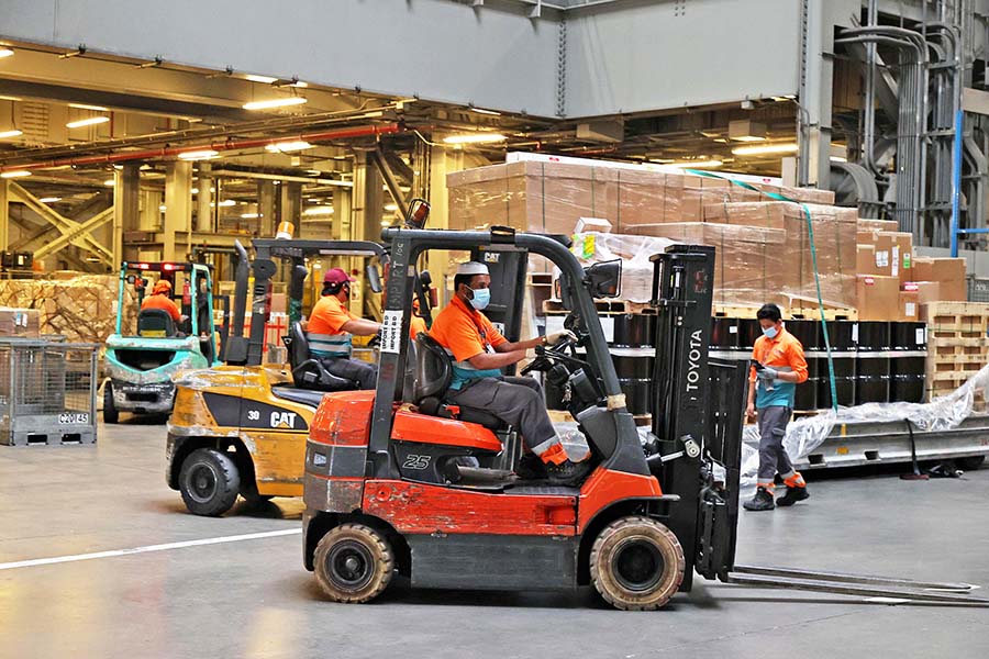 Suasana Makin Buruk, Qatar Kirim 300 Ton Alat Medis ke India 