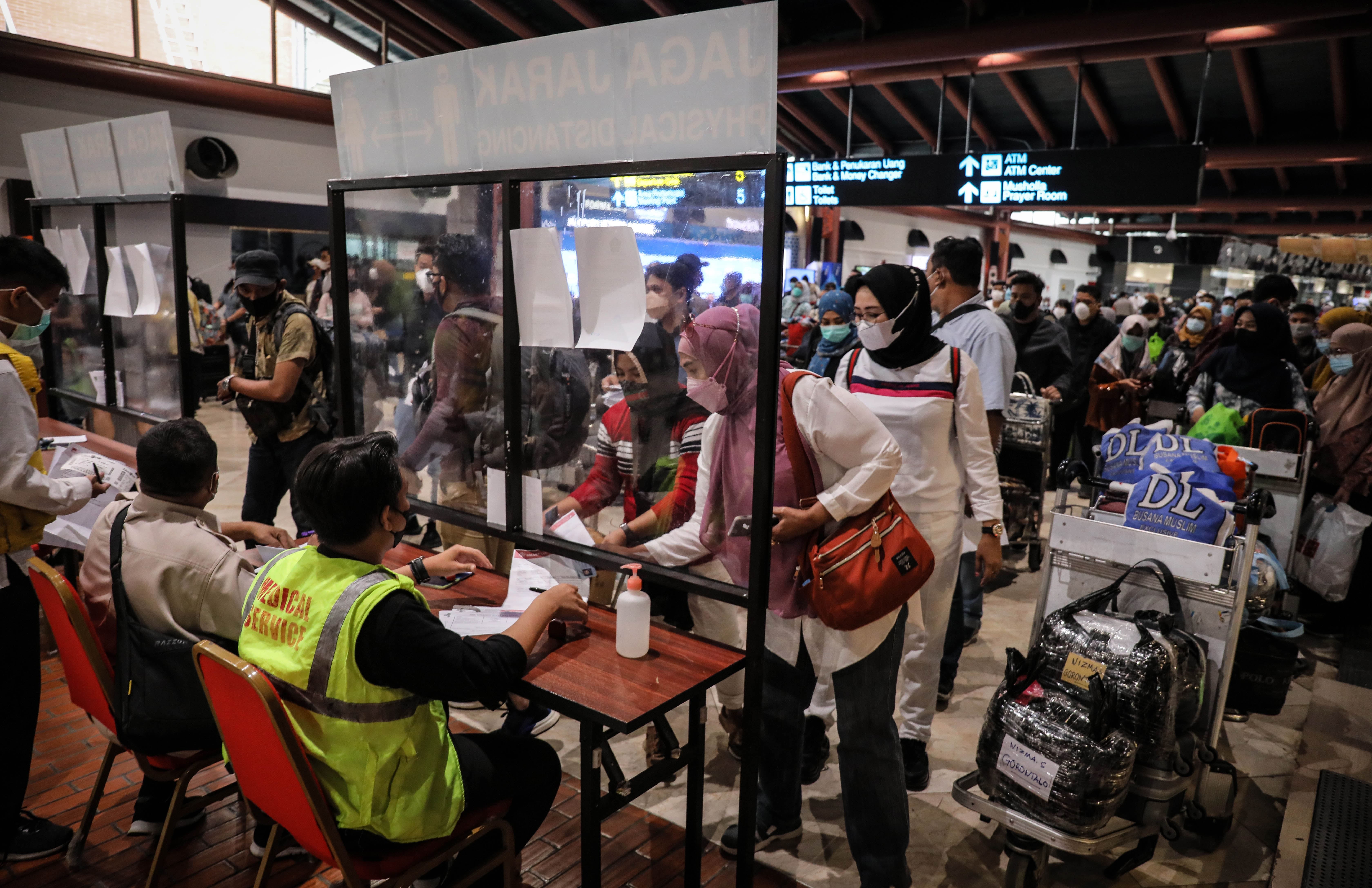 Ribuan Pemudik Gunakan Pesawat