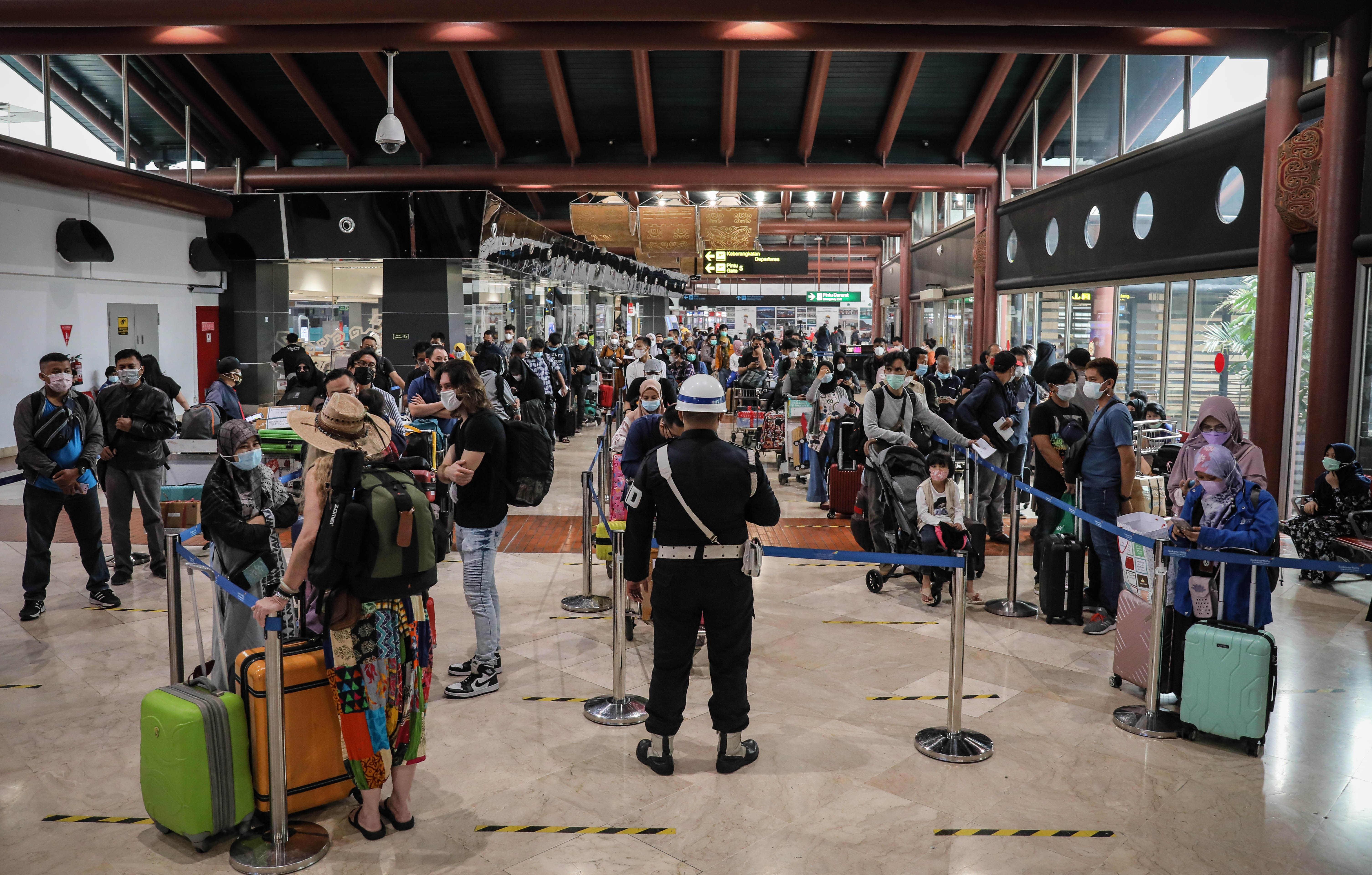 Ribuan Pemudik Gunakan Pesawat