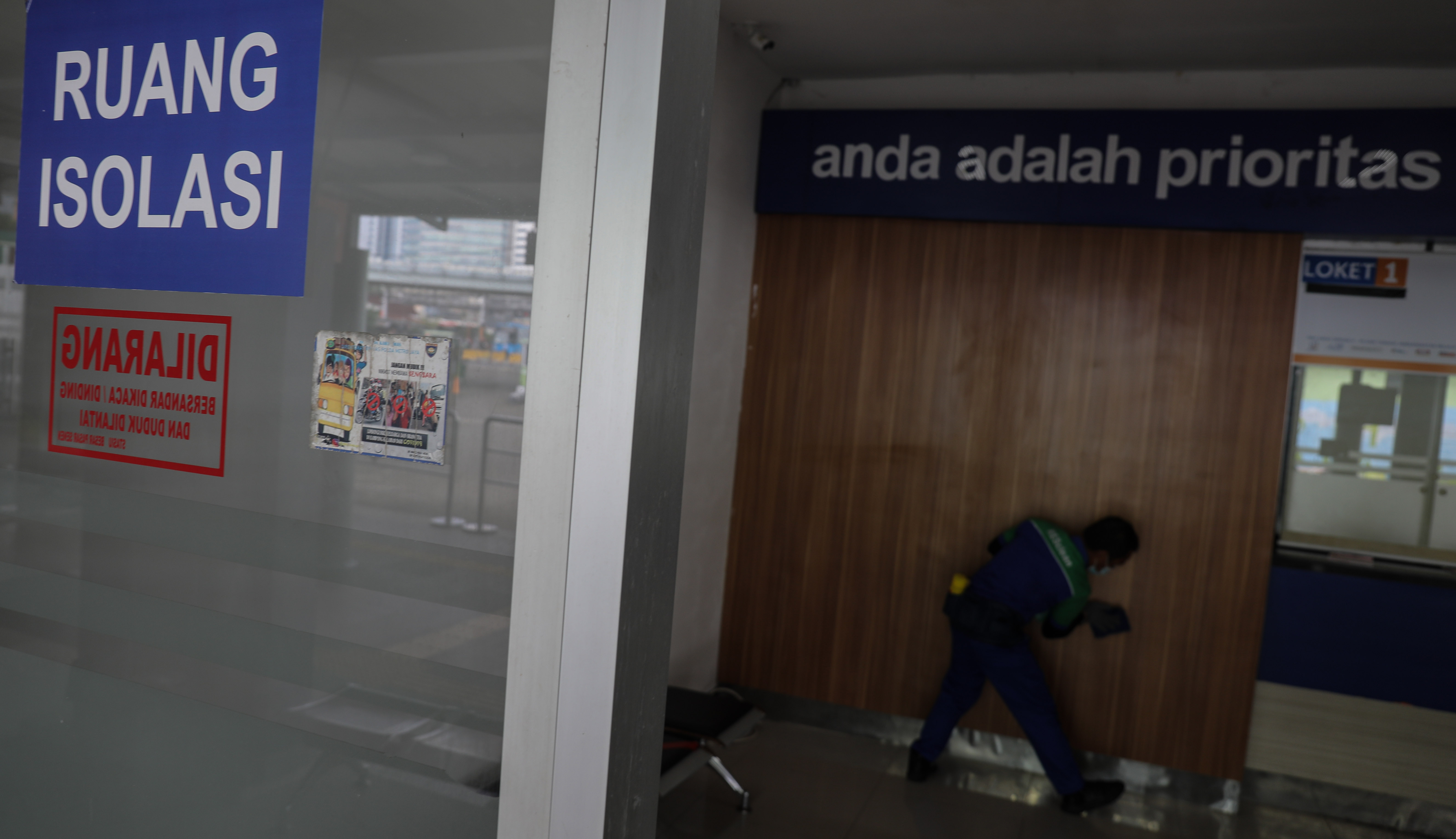 Ruang Isolasi di Stasiun Pasar Senen