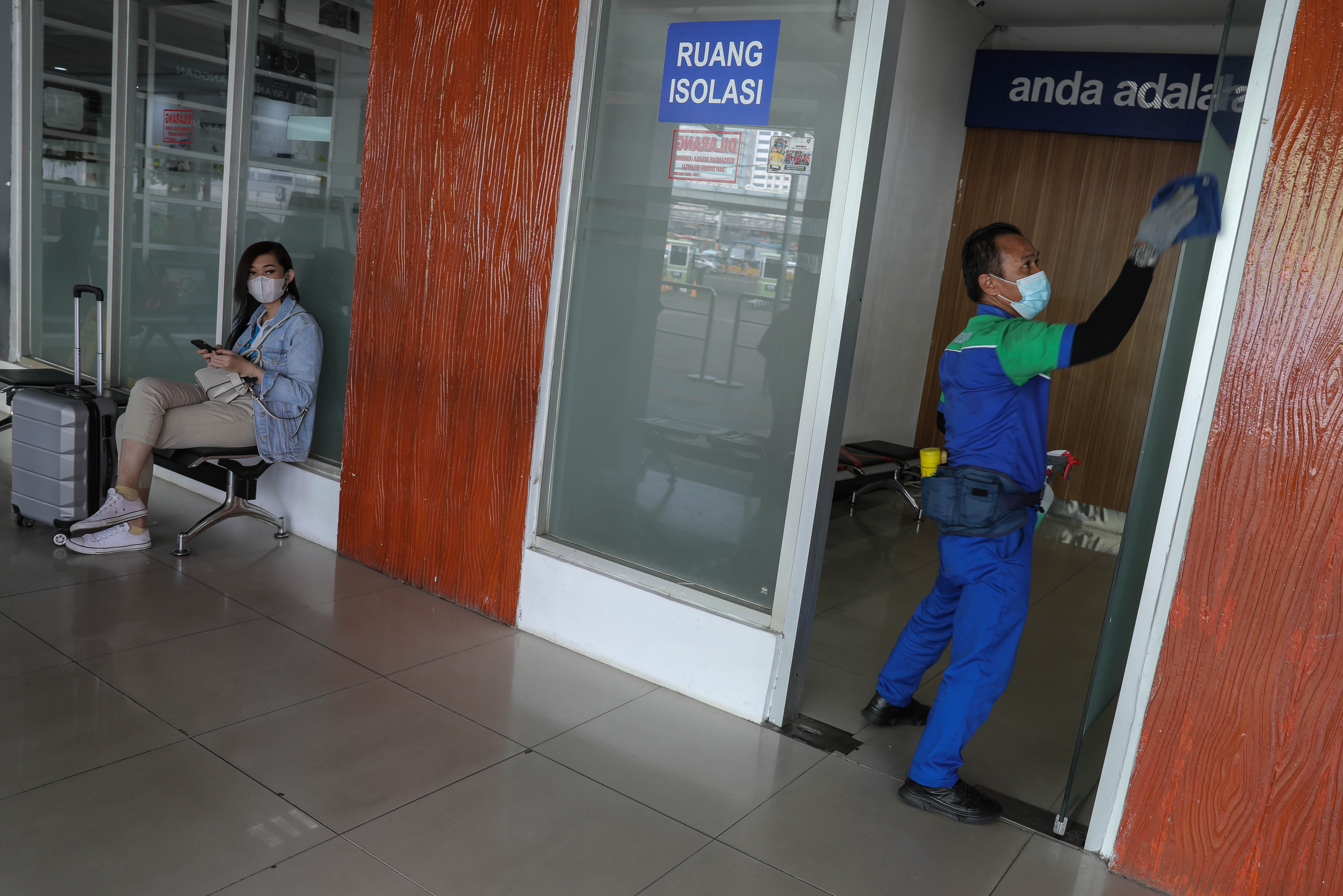 Ruang Isolasi di Stasiun Pasar Senen
