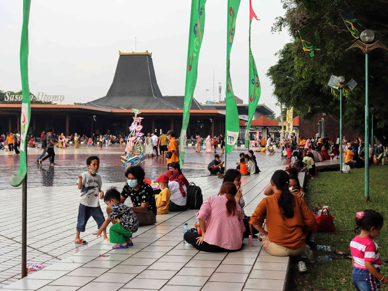 Liburan Idul Fitri Di Taman Mini