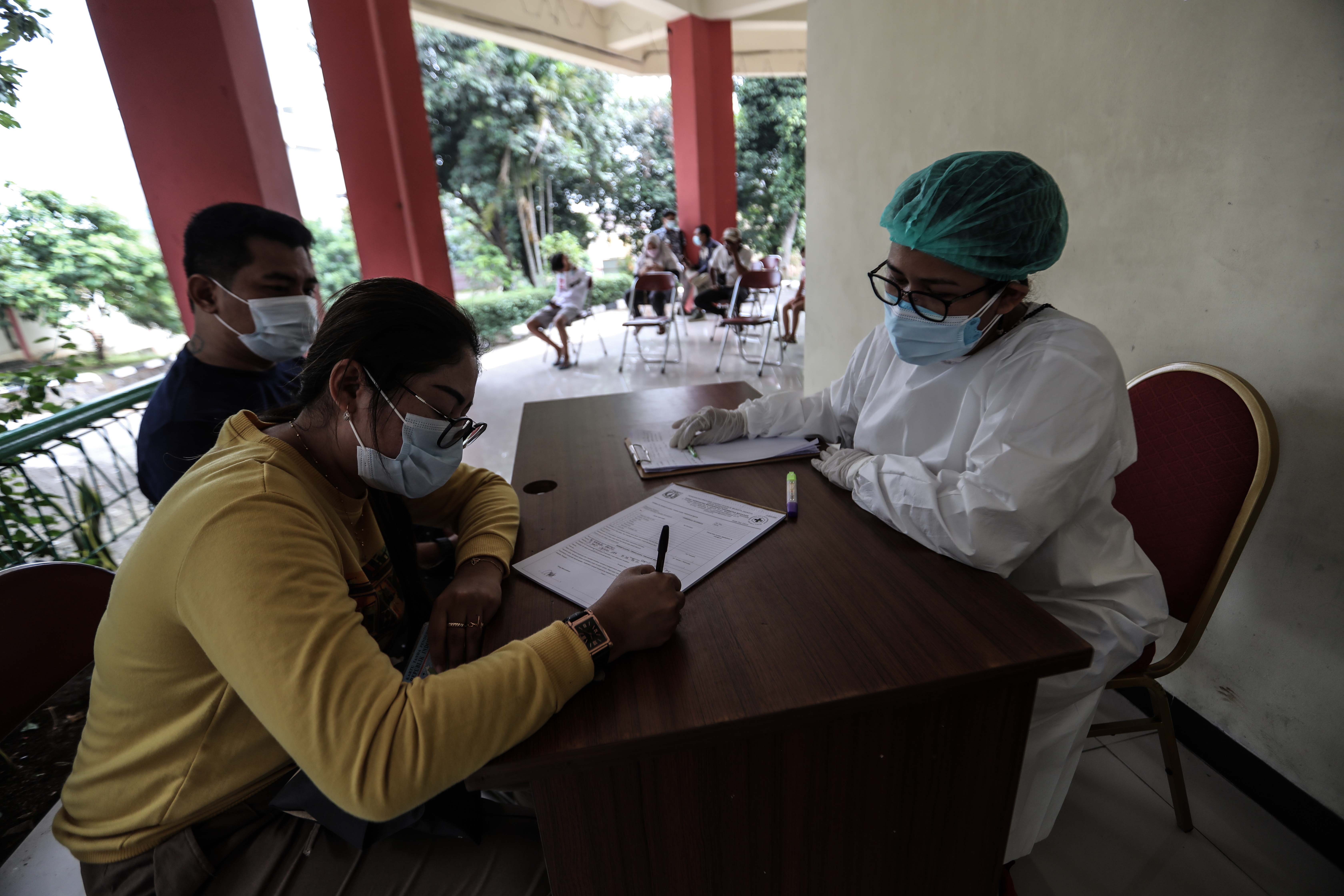 Tes Antigen Pemudik Balik Jakarta