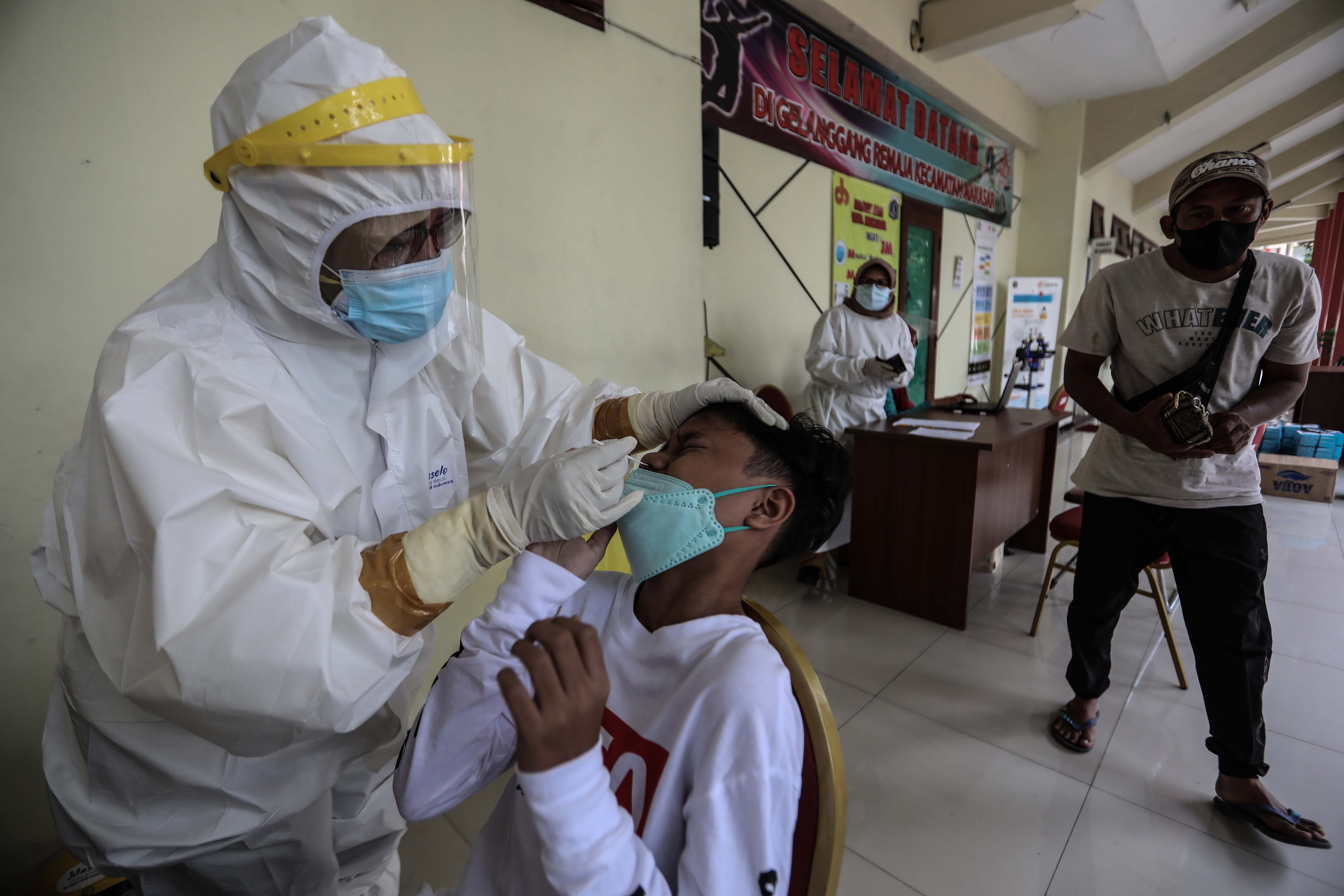 Tes Antigen Pemudik Balik Jakarta