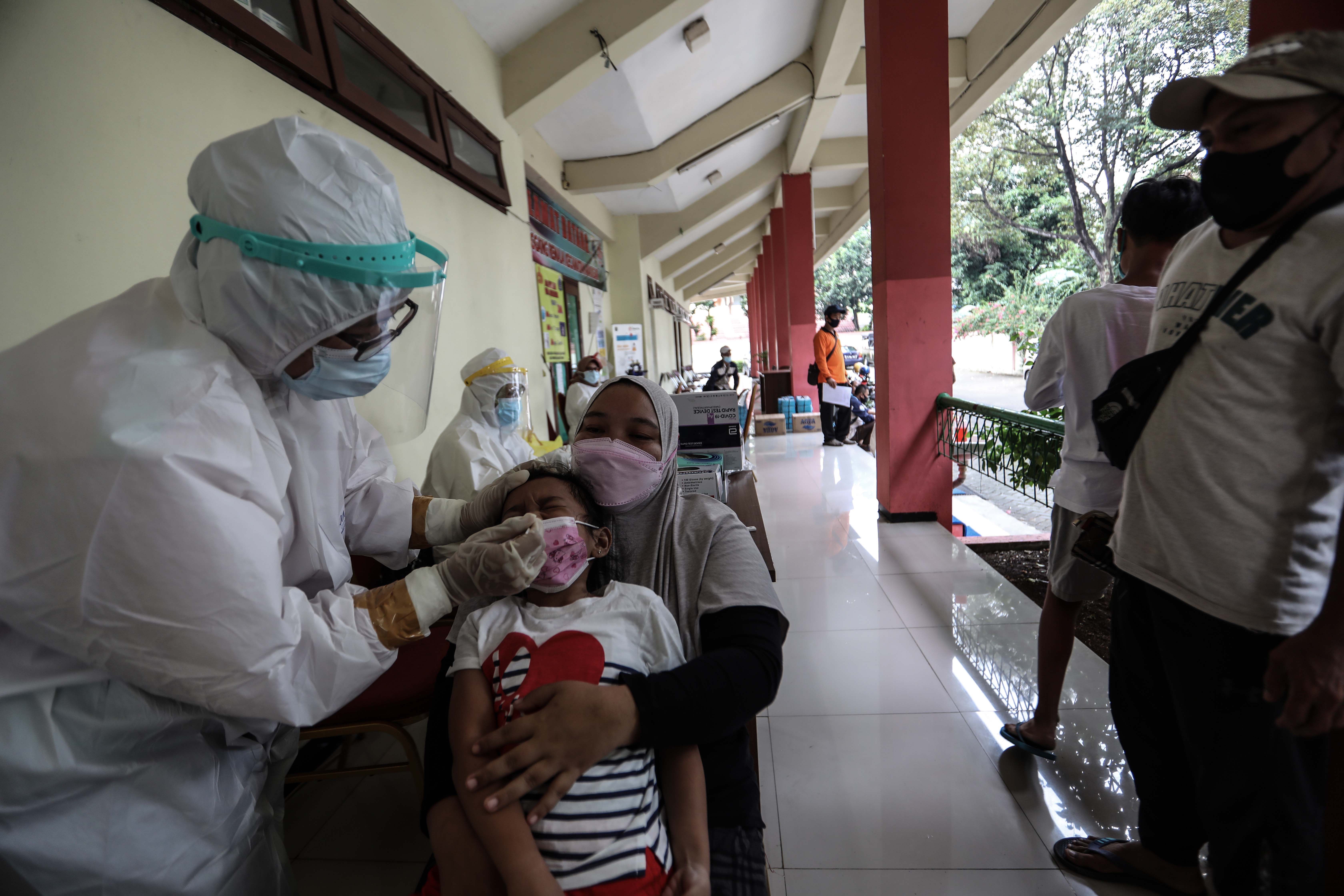 Tes Antigen Pemudik Balik Jakarta