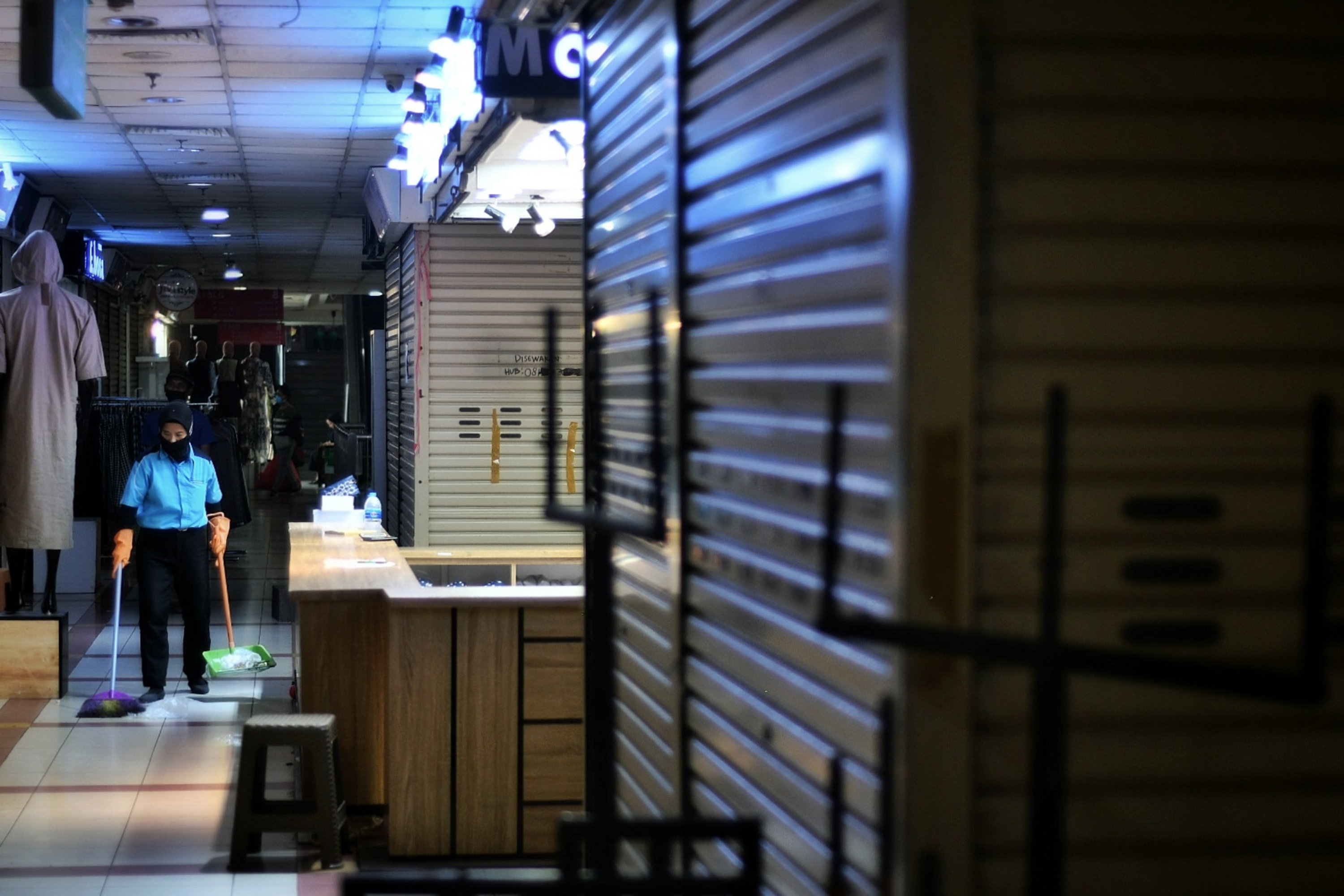 Pasar Tanah Abang Masih Sepi 