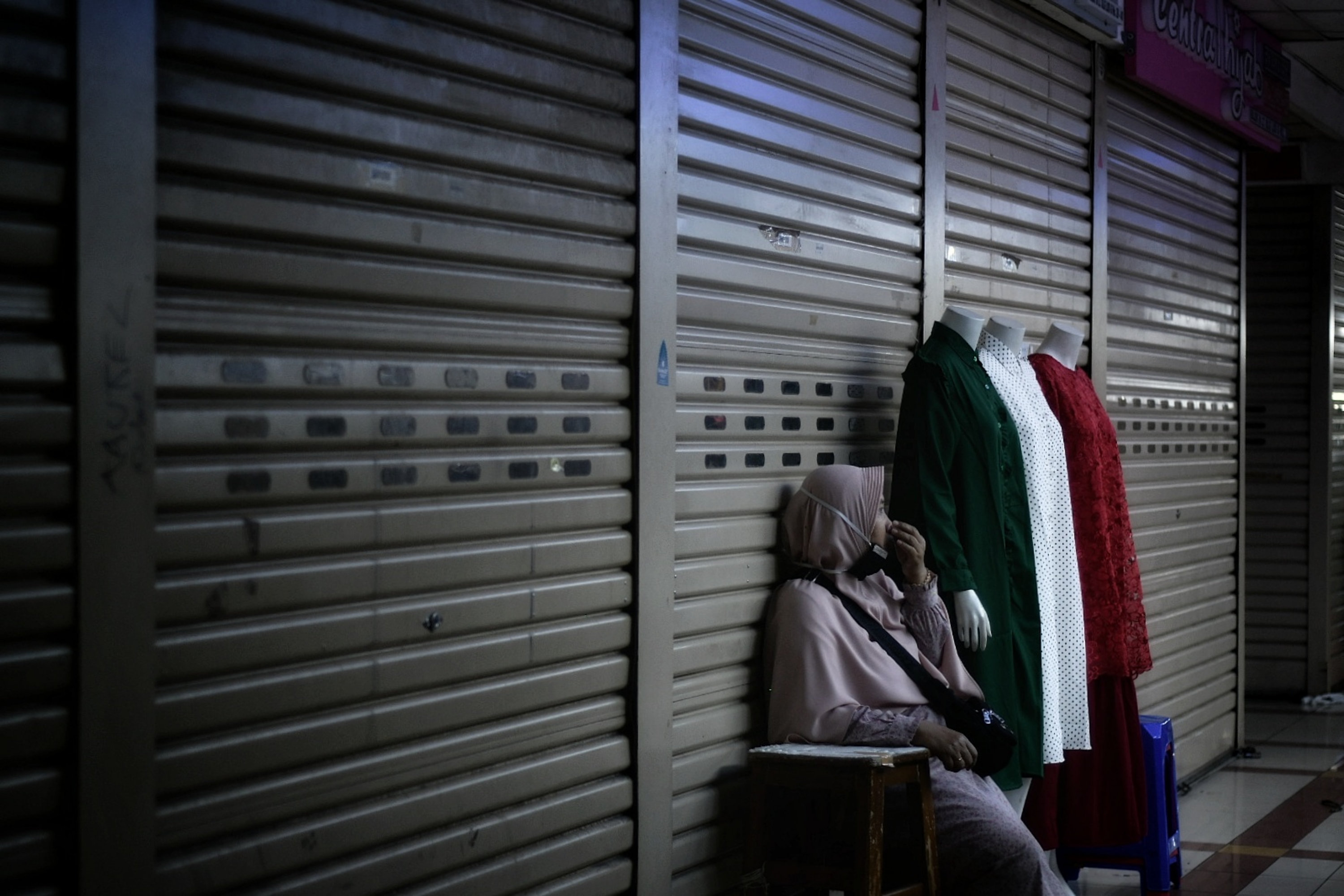 Pasar Tanah Abang Masih Sepi 