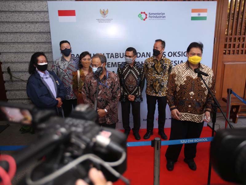 Indonesia Kirimkan Tabung Oksigen ke India