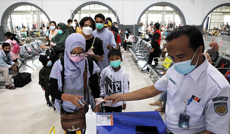 Ribuan Penumpang Meninggalkan Jakarta Menuju Jateng dan Jatim 