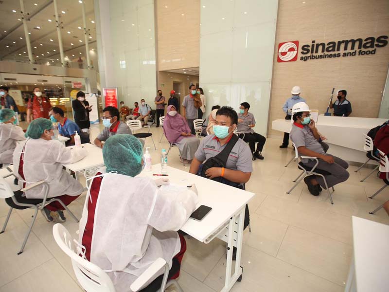 Sinar Mas Mengawali Vaksinasi Gotong Royong Untuk Ribuan Karyawan