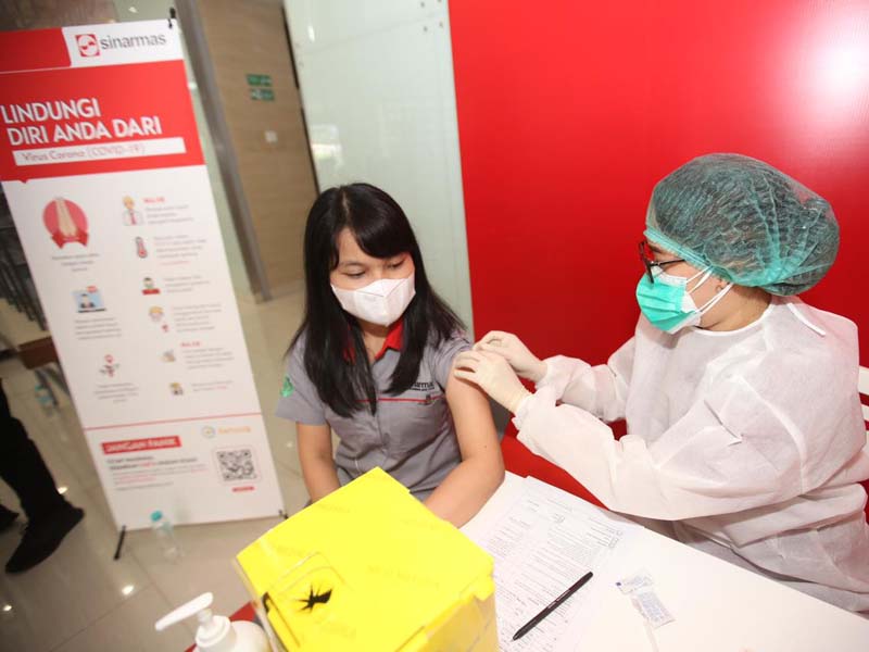 Sinar Mas Mengawali Vaksinasi Gotong Royong Untuk Ribuan Karyawan