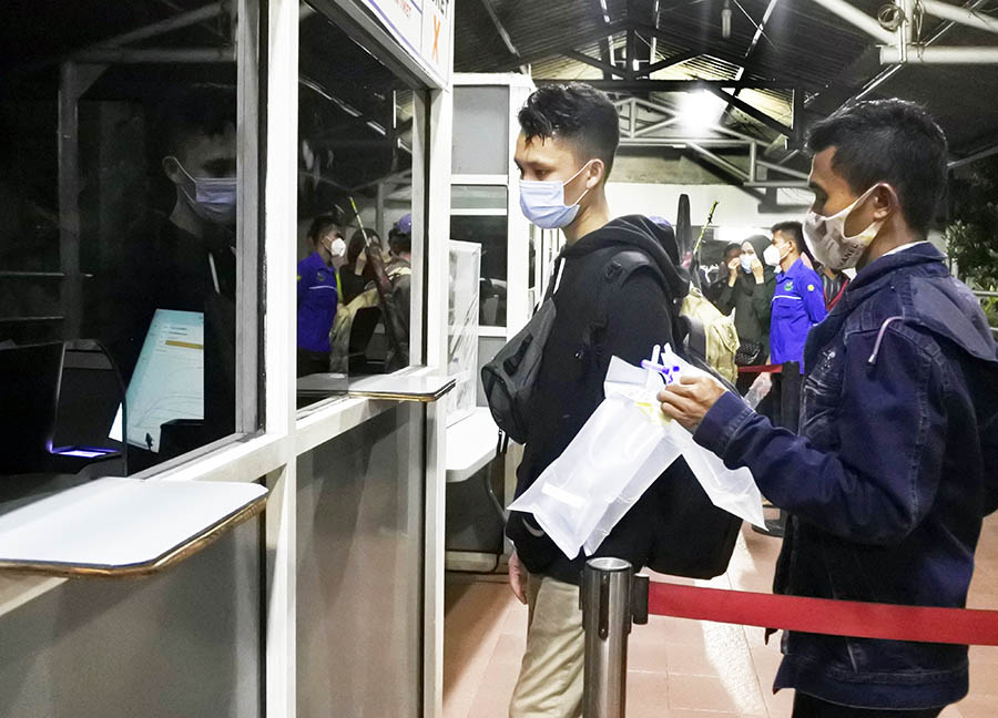 Penumpang di Pelabuhan Merak Wajib Tes GeNose C19  