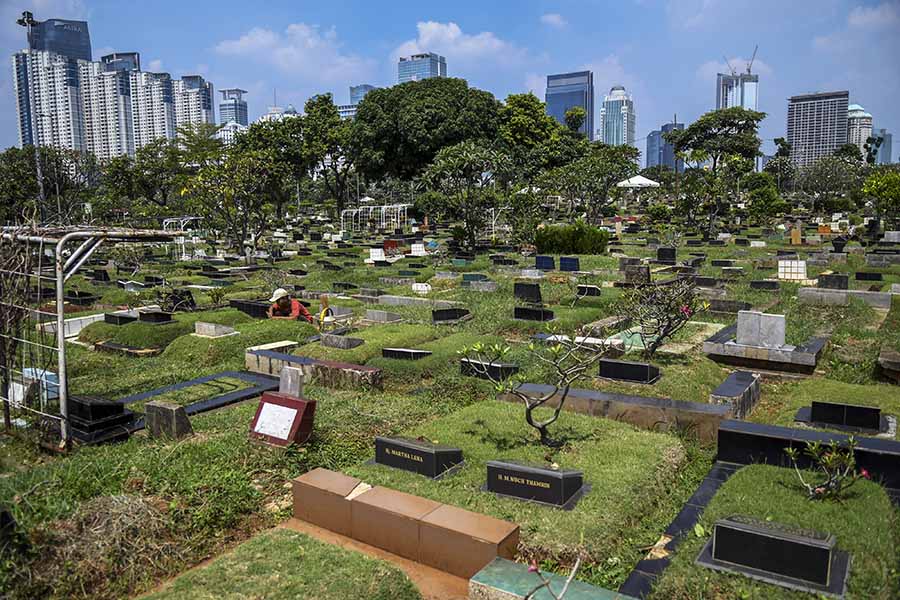 Tiadakan Ziarah, Pemprov DKI Tutup Seluruh TPU di Jakarta