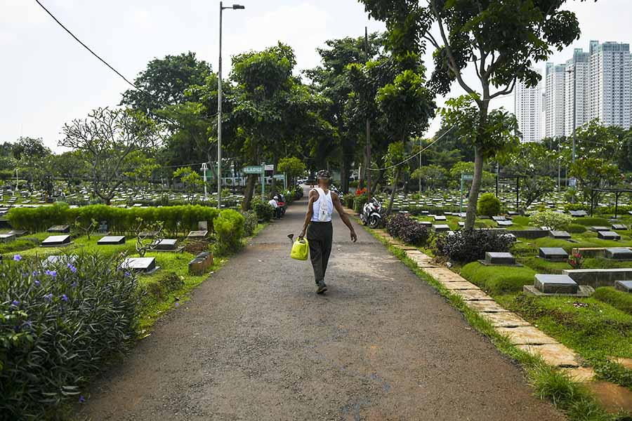 Tiadakan Ziarah, Pemprov DKI Tutup Seluruh TPU di Jakarta