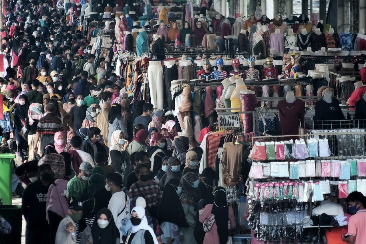 Pasar Tanah Abang Padat Pengunjung