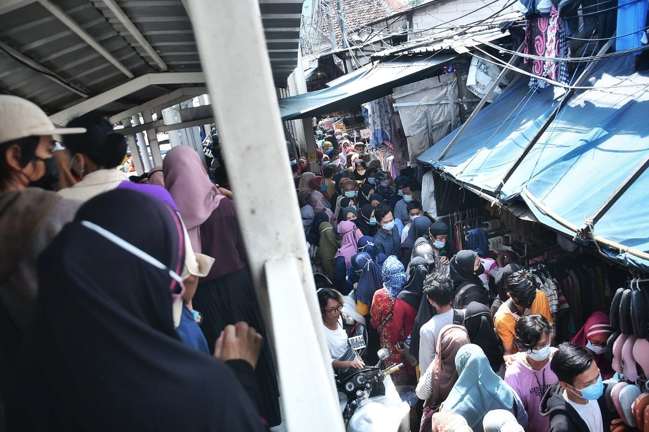 Pasar Tanah Abang Padat Pengunjung