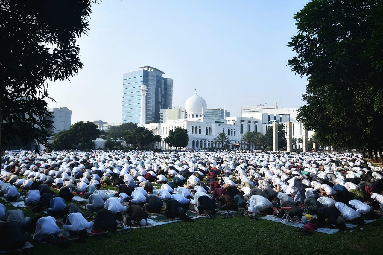 Shalat Id Dengan Prokes Di Masjid Al-Azhar