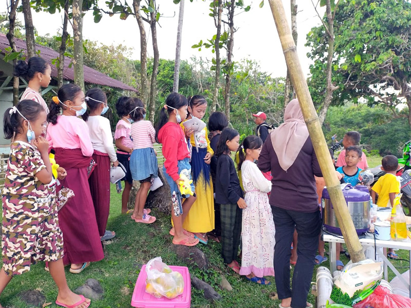 IOF Jakarta Berbagi di Kampung  Cegog