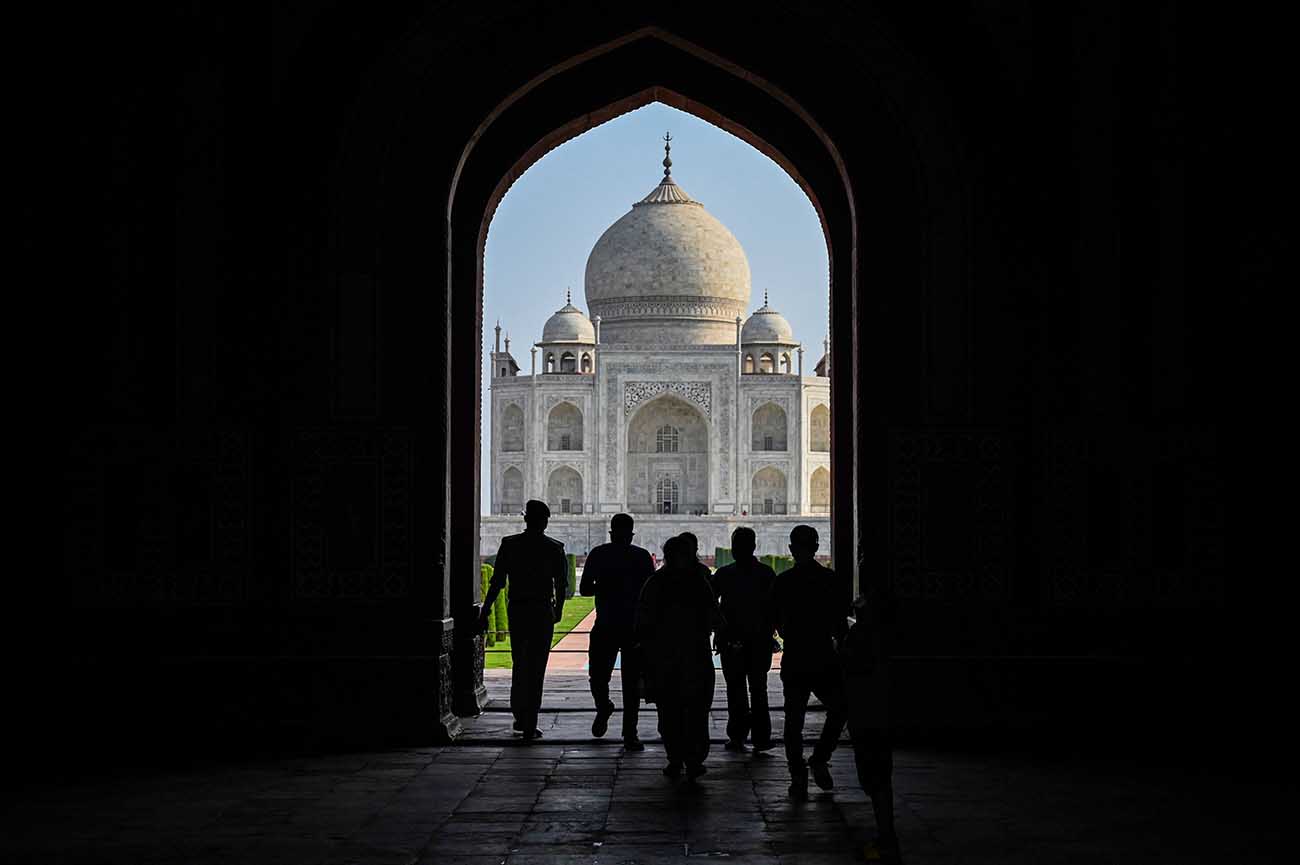 Pembatasan Dilonggarkan, Taj Mahal Dibuka Kembali