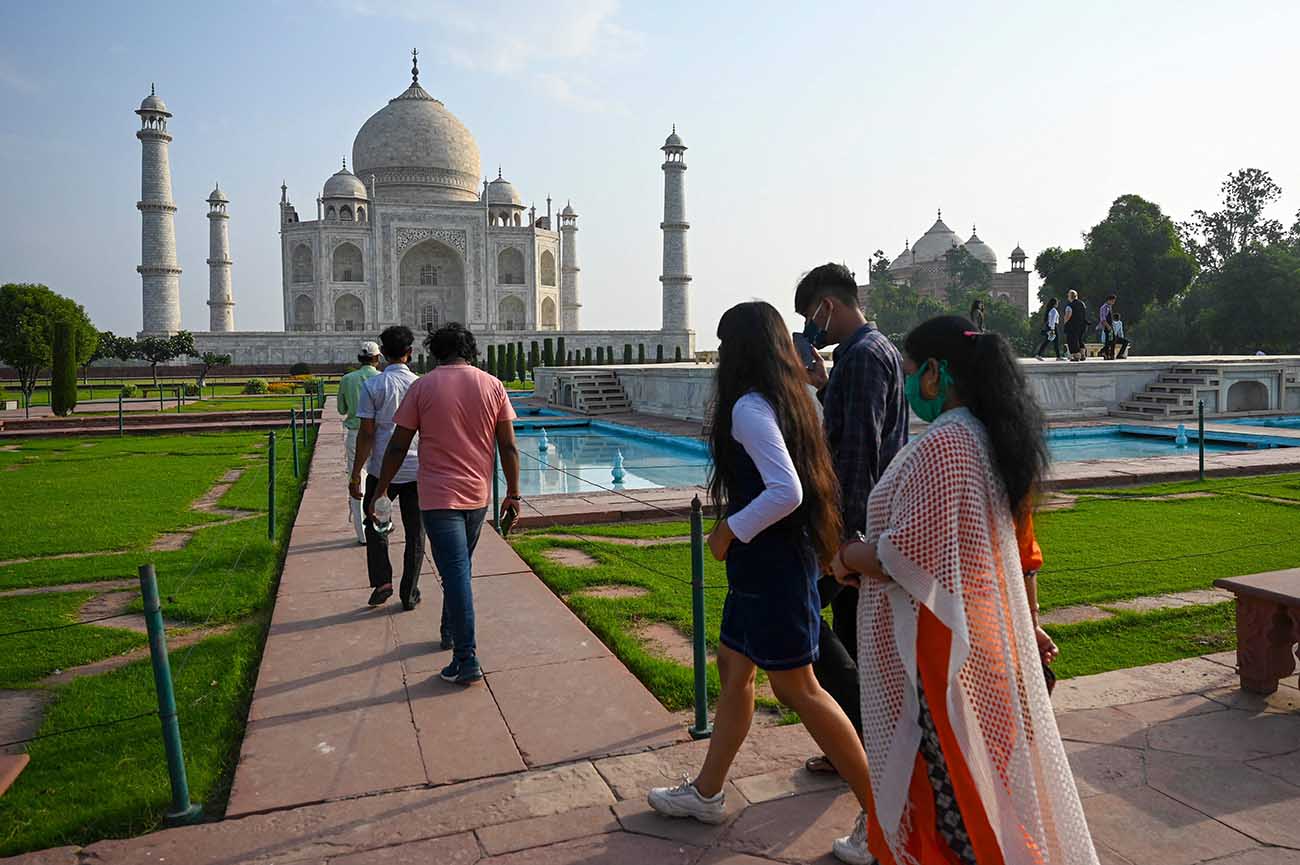 Pembatasan Dilonggarkan, Taj Mahal Dibuka Kembali
