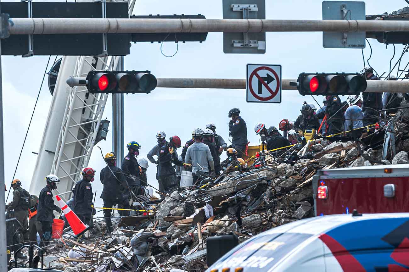 Pencarian 150 Korban Runtuhnya Apartemen di Miami