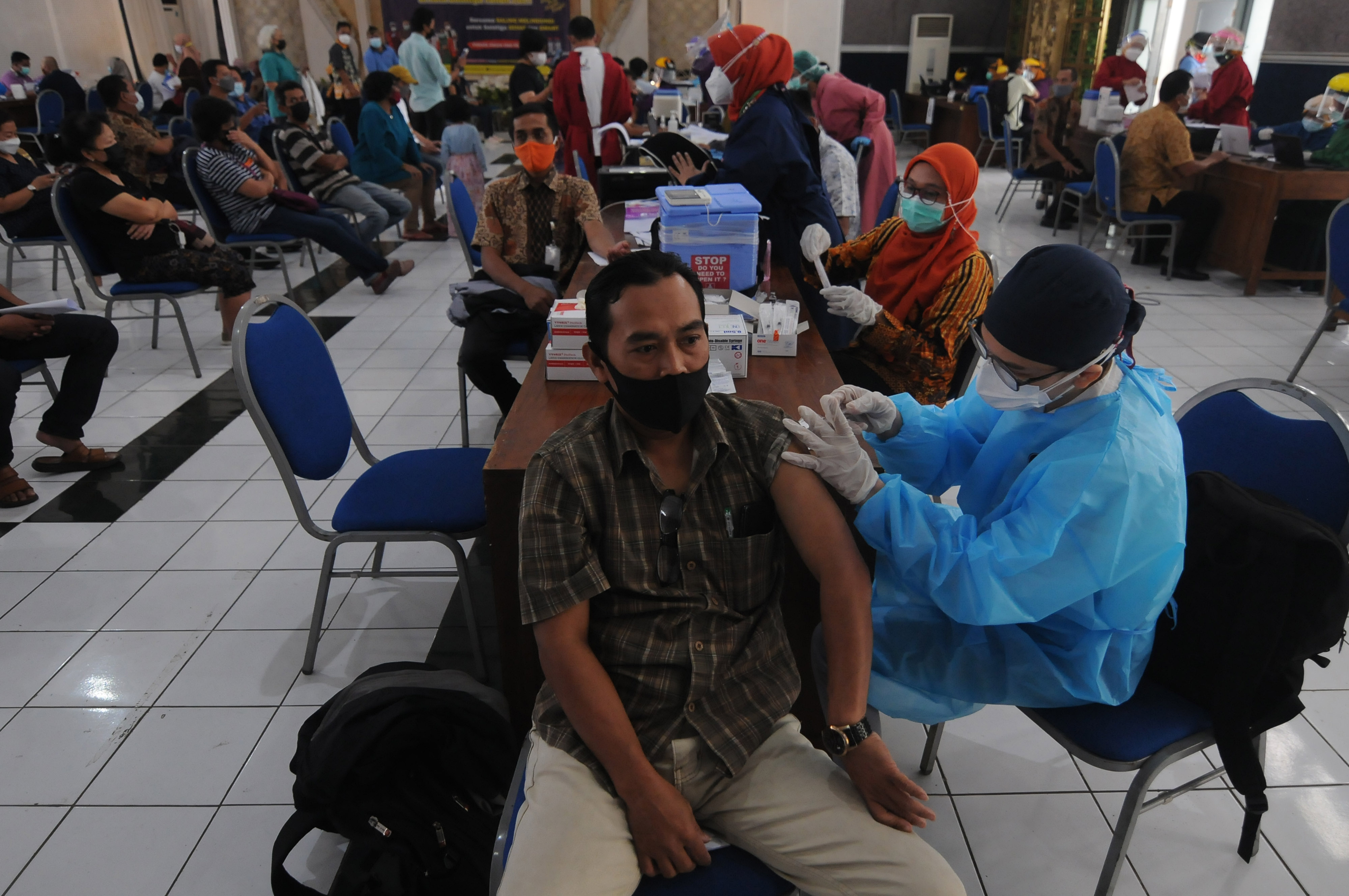 Vaksin Covid-19 Massal di Salatiga