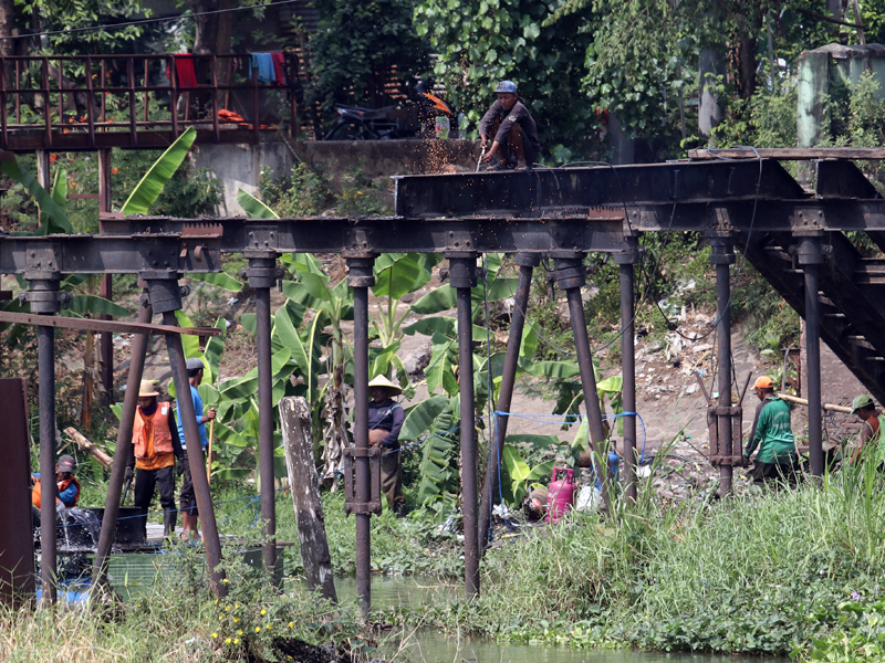 Pembongkaran Jembatan Peninggalan Belanda