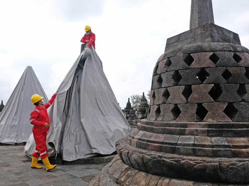 Pembukaan Terpaulin Penutup Candi Borobudur