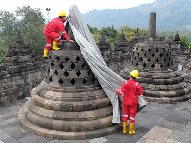 Pembukaan Terpaulin Penutup Candi Borobudur