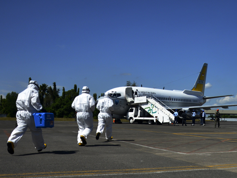 Simulasi Penurunan Paksa Pesawat Asing