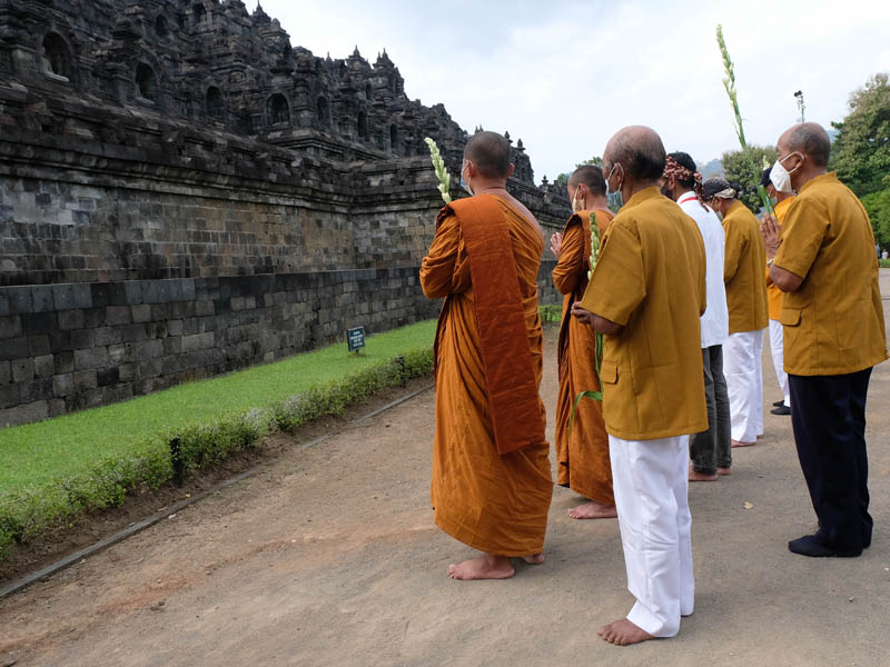 Upacara Uposatha Mandala Puja