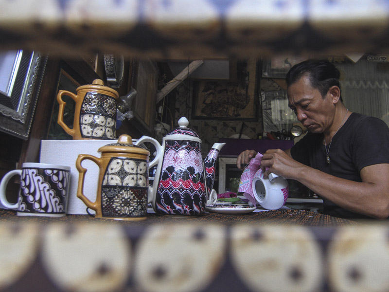 Kerajinan Batik Rekat