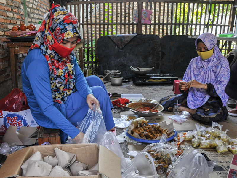 Bantuan Makanan Untuk Warga Yang Isolasi Mandiri