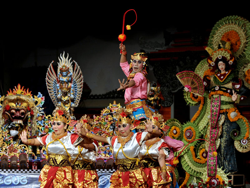 Pagelaran Seni Jegog Mebarung