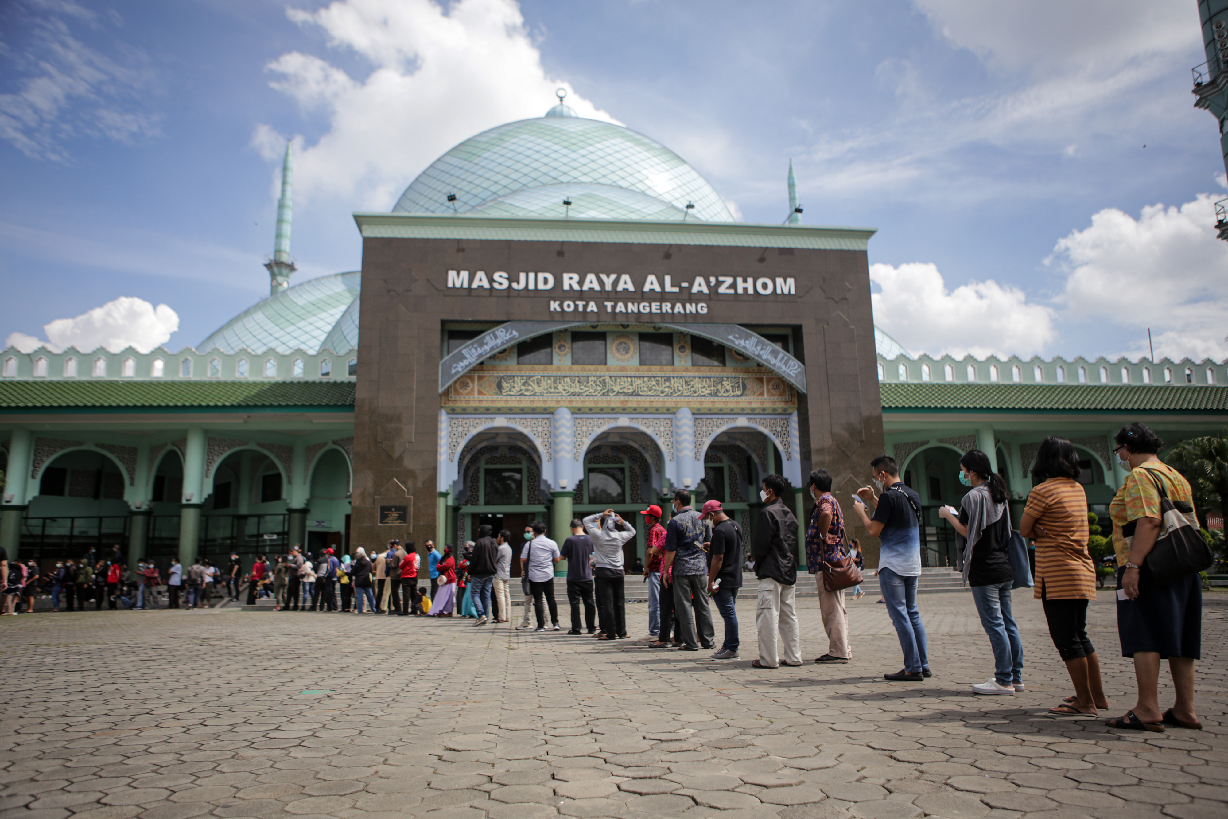 Vaksinasi Massal di Kota Tangerang