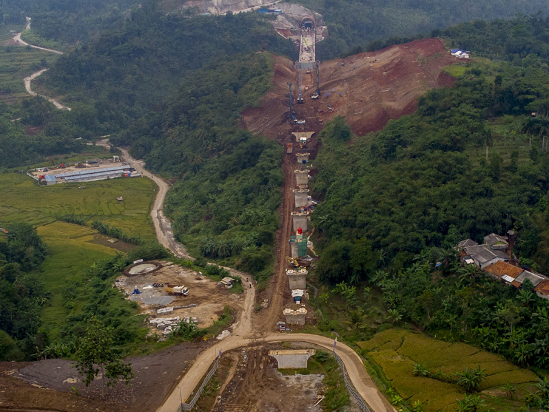 Jembatan Tertinggi Proyek Kereta Cepat Jakarta-Bandung