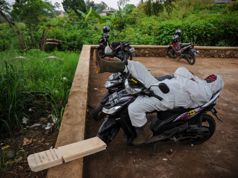 Pemakaman Covid-19 Di Bandung Meningkat