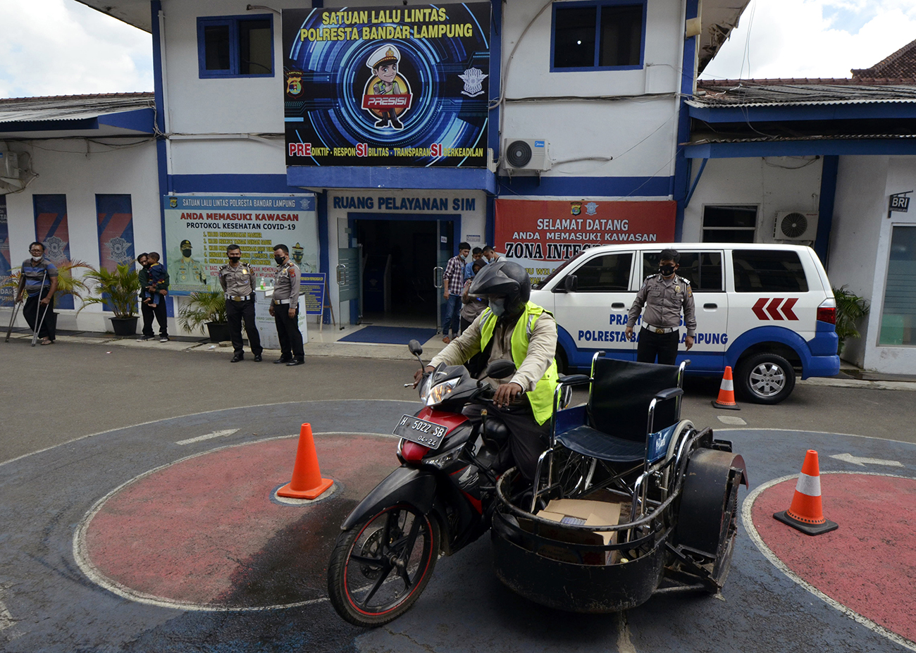 Praktik Pembuatan SIM D 