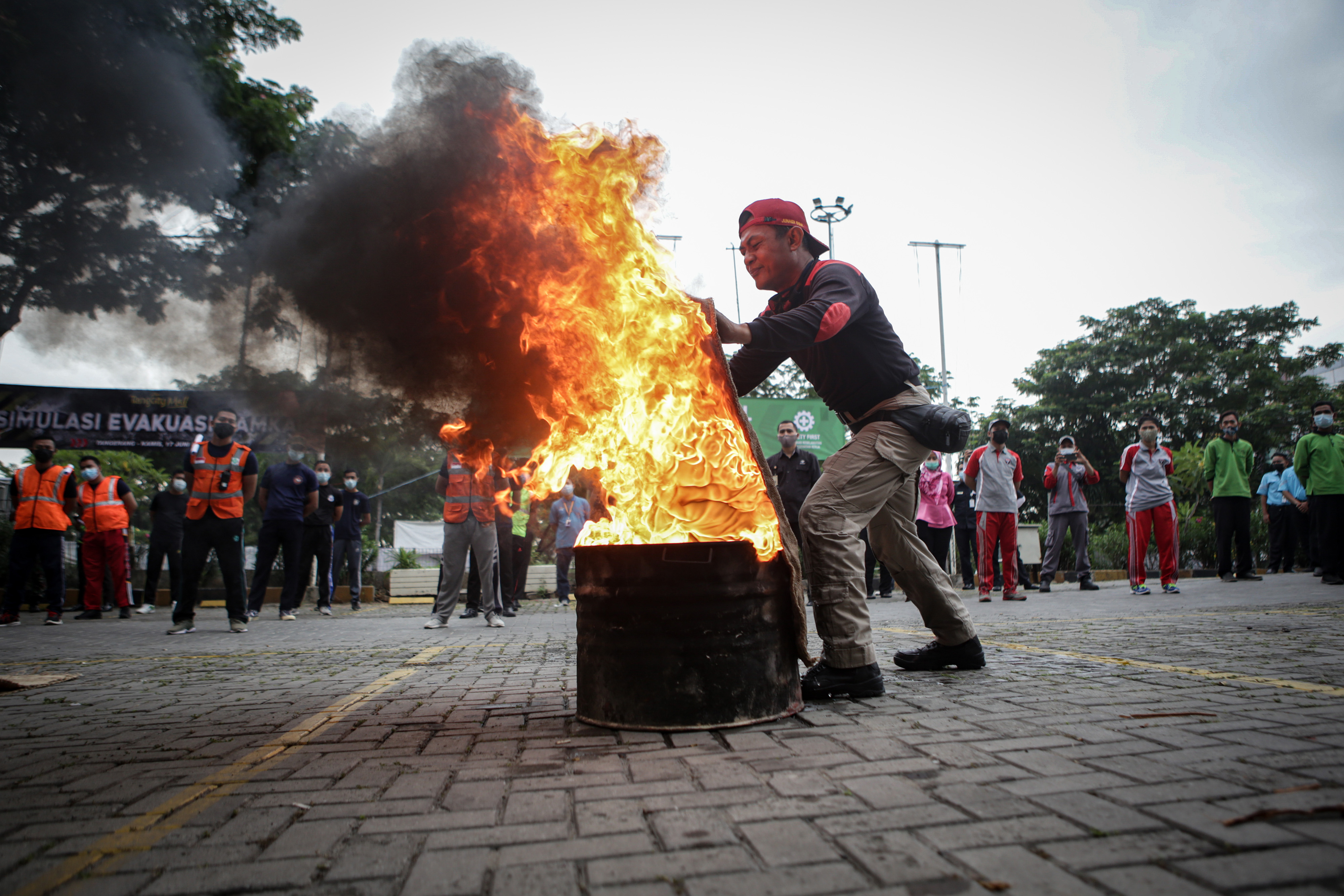Pelatihan Keadaan Darurat di Mall