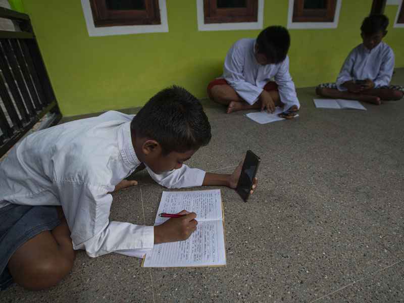 Pemangkasan Kesenjangan Digital Di Indonesia