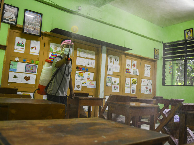 Pemprov DKI Hentikan Sementara Uji Coba Sekolah Tatap Muka