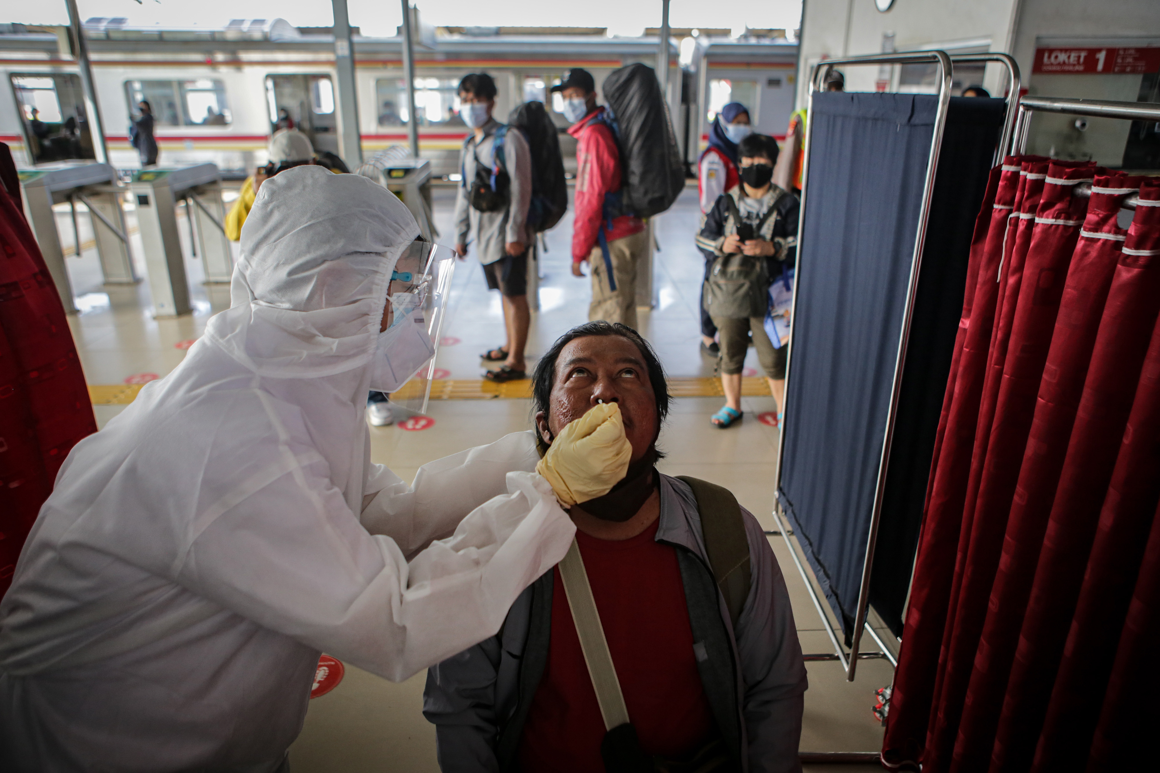 Antigen Pengguna KRL Cegah Covid-19