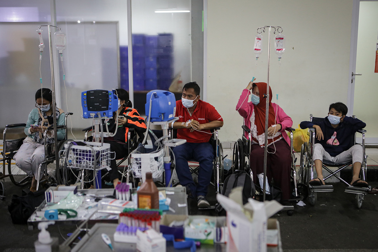 Antrean Pasien Covid-19 di IGD RSUD Cengkareng