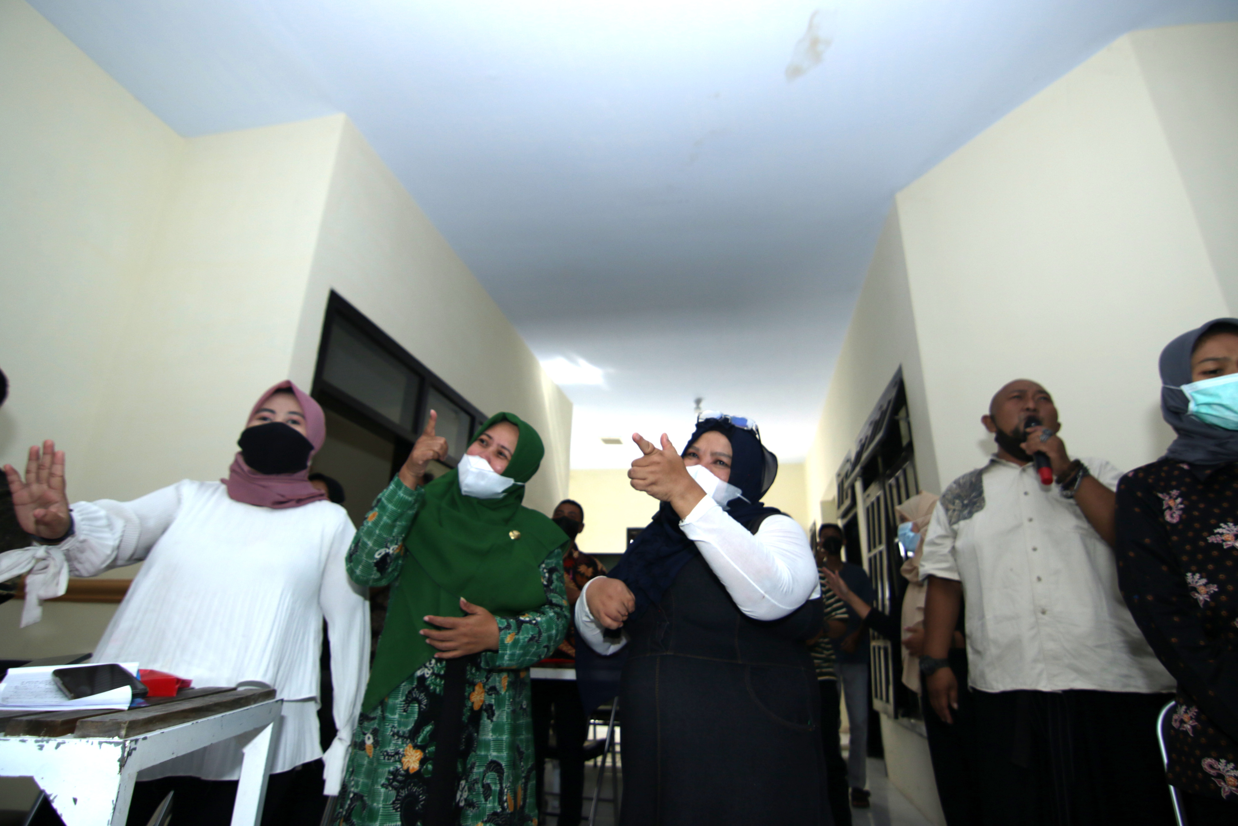 Bernyanyi dengan Bahasa Isyarat