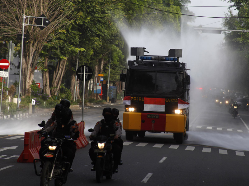 Penyemprotan Disinfektan Di Kota Solo