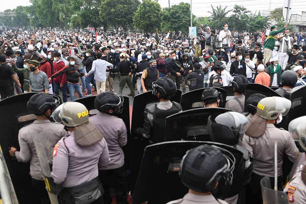 Polisi Blokade Massa Rizieq