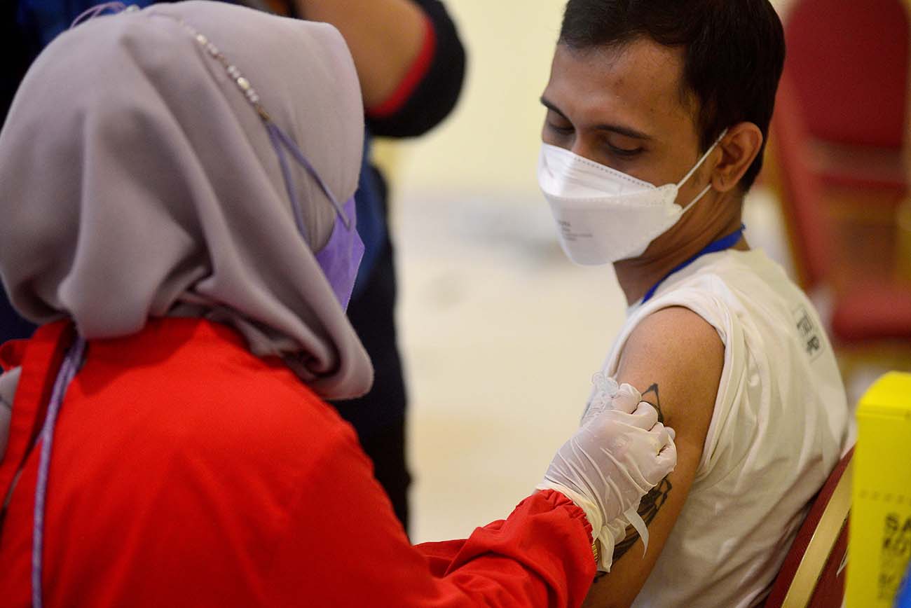 Vaksinasi Covid-19 untuk Warga DKI yang Berusia 18 Tahun ke Atas