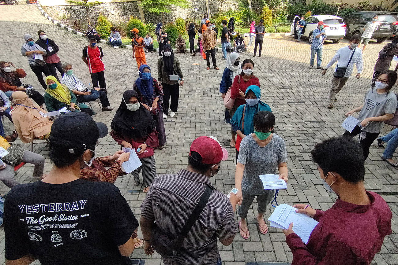 Vaksinasi Covid-19 untuk Warga DKI yang Berusia 18 Tahun ke Atas