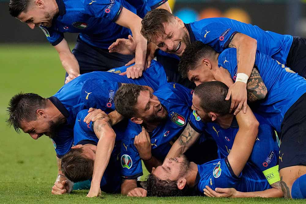 Selebrasi Tim Italia Setelah Menekuk Swiss 3-0 Dalam Laga UEFA EURO 2020