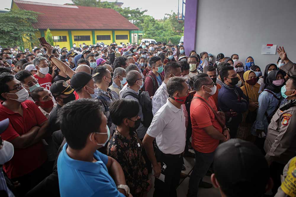  Vaksinasi Massal di Tangerang